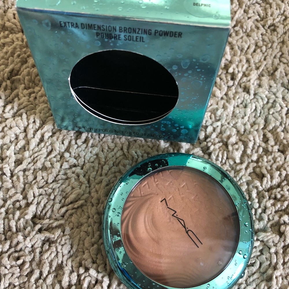 Mac Delphic bronzer